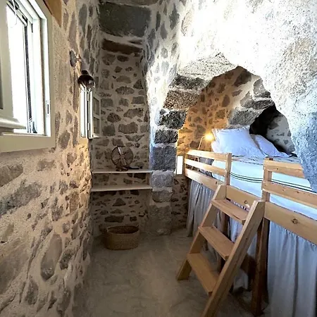 Stone House Siga Siga. Enjoy Serenity & Privacy Villa Mandrákion