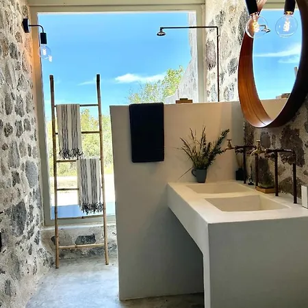 Villa Stone House Siga Siga. Enjoy Serenity & Privacy Mandraki (Nisyros)