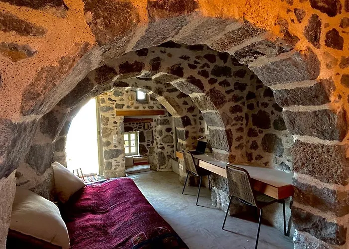 Stone House Siga Siga. Enjoy Serenity & Privacy Mandrákion