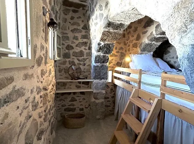 Stone House Siga Siga. Enjoy Serenity & Privacy Villa Mandrákion