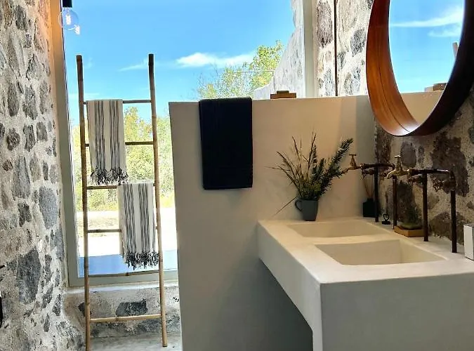 Villa Stone House Siga Siga. Enjoy Serenity & Privacy Mandrákion